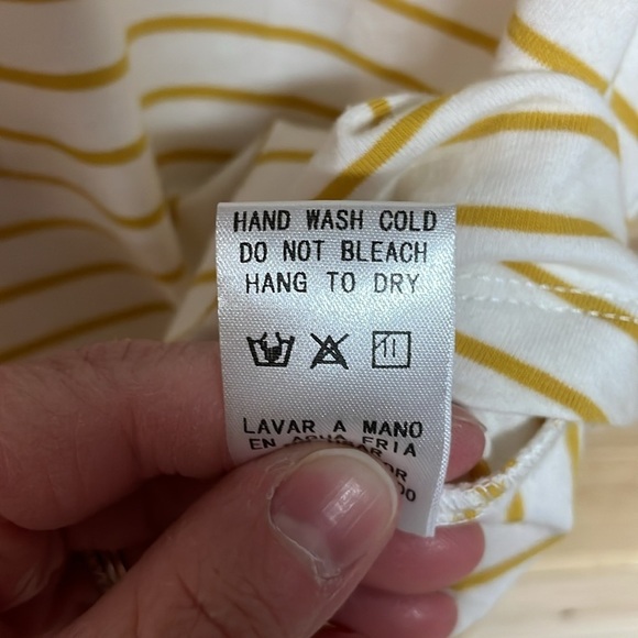 Doe and Rae size Small Striped Yellow and White Floral Flutter Sleeve Blouse - Picture 5 of 7